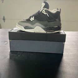 Jordan 4 Fears. Size 5Y 