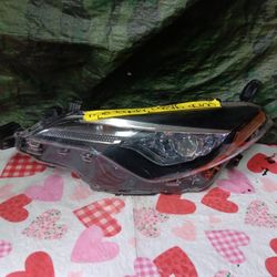 2017-18 Toyota Corolla Left Headlight Regular 