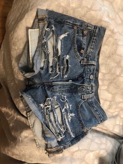 Levi’s shorts!!