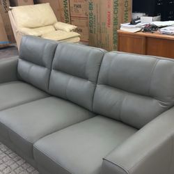New Top Grain Leather Sofa Couch! Free Delivery 🚚!