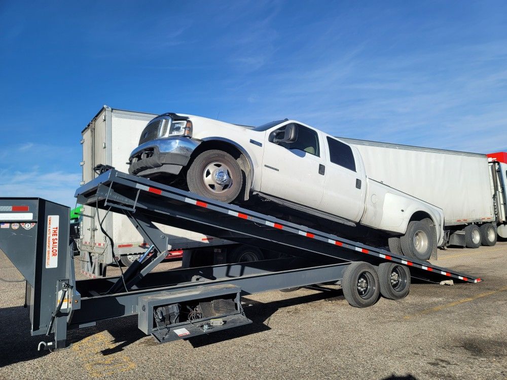 Fifth Wheel, Gooseneck, Equipment Transport & Relocation.