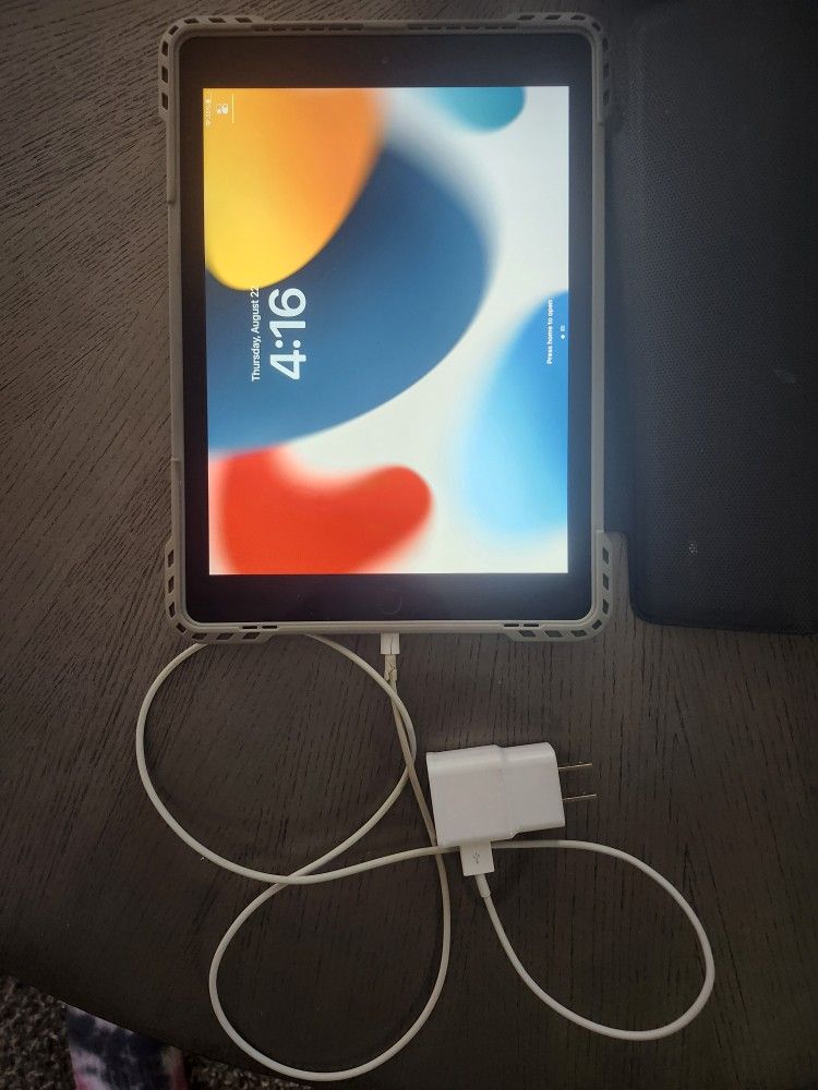 Like New: Apple IPad (5th Gen)