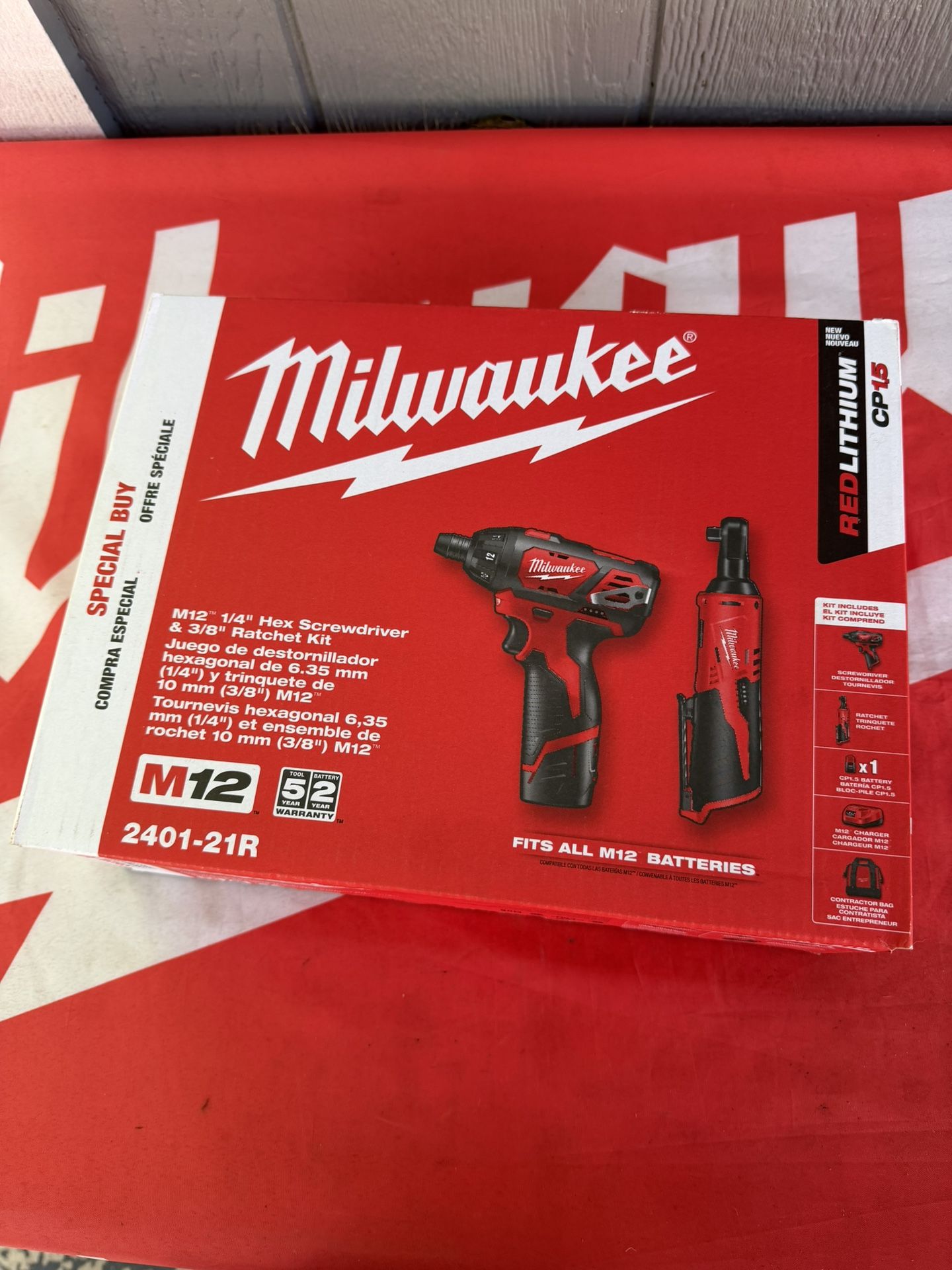 Milwaukee M12 12V Lithium-Ion Cordless 3/8 in. Ratchet and Screwdriver Combo Kit