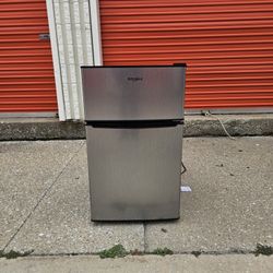 Whirlpool 3.1 cu ft Mini Refrigerator Stainless Steel WH31S1E