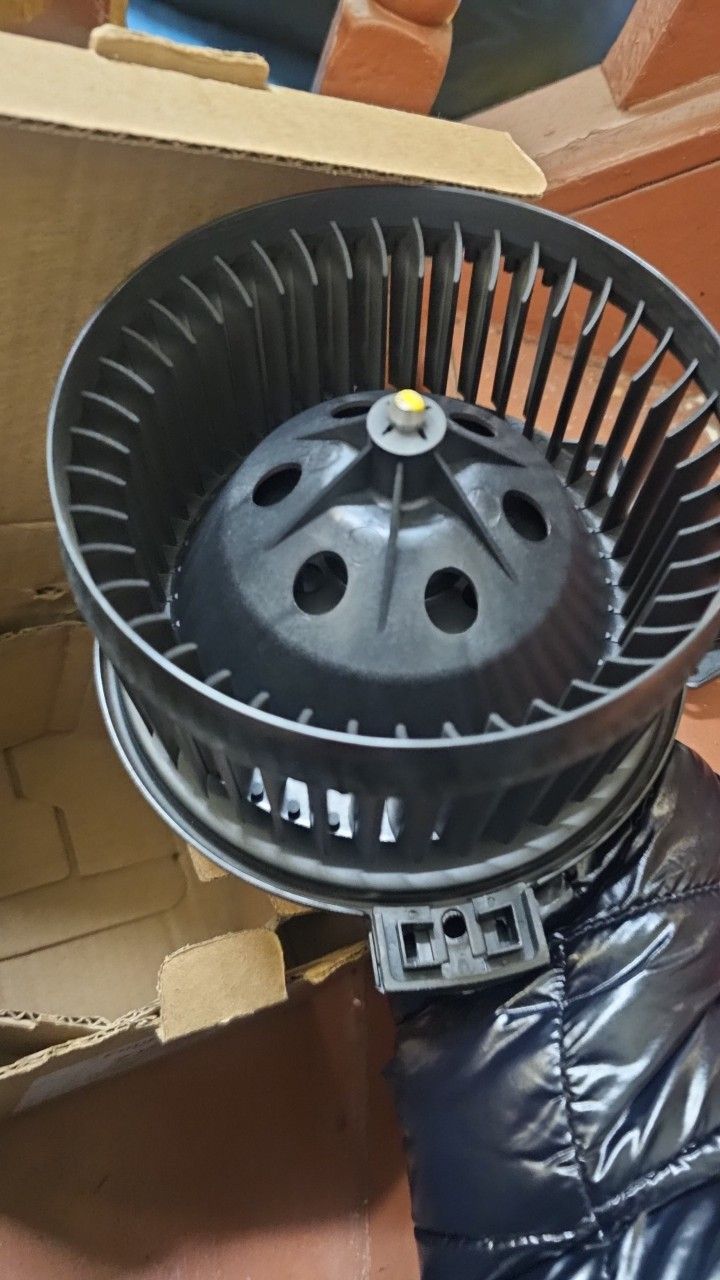 Toyota rav4 2003 motor blower