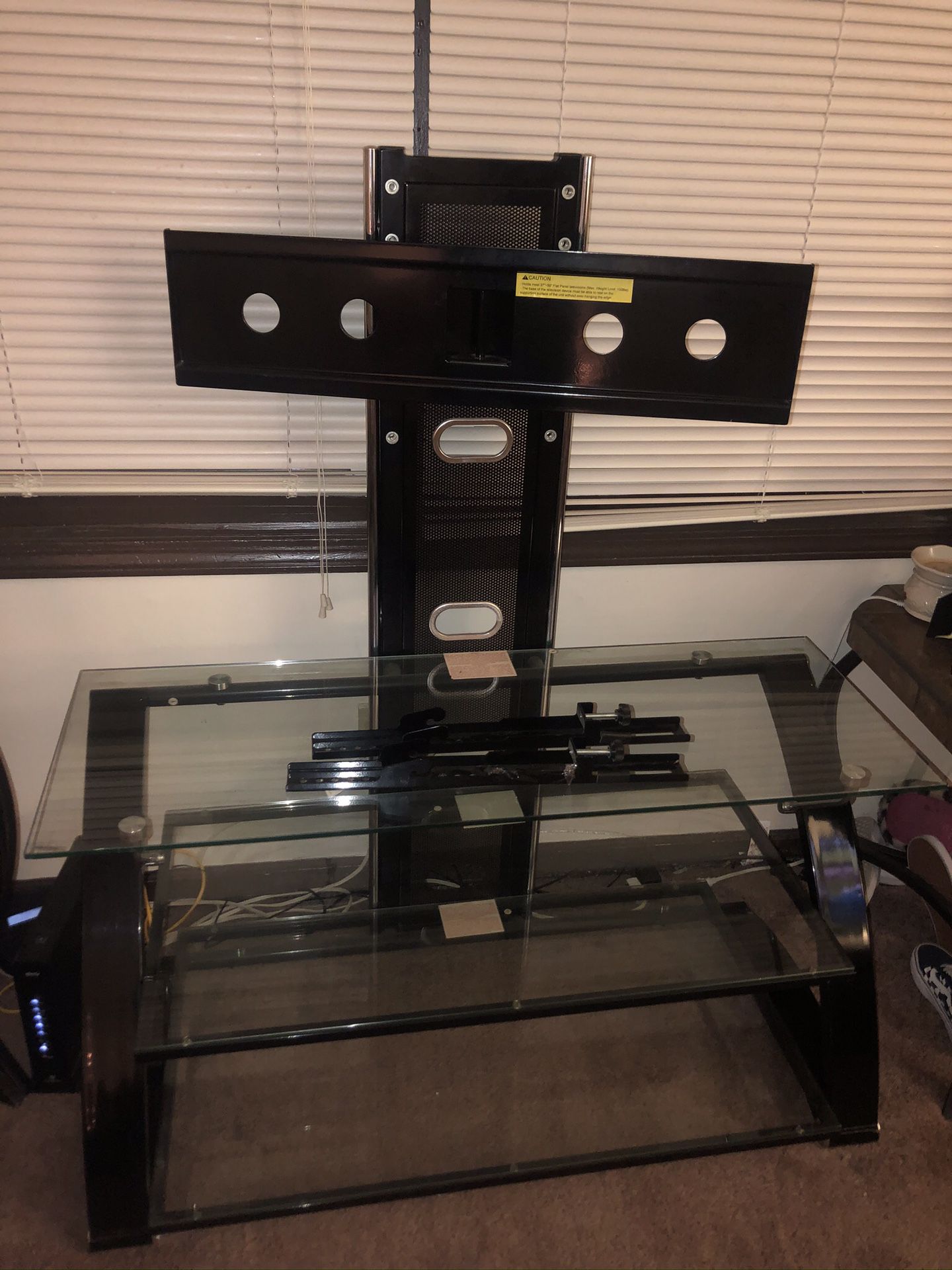 Swiveling TV stand