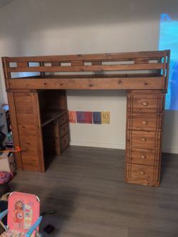 Bunk/desk/dresser
