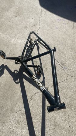 Throne BMX Bike Frame with Cranks