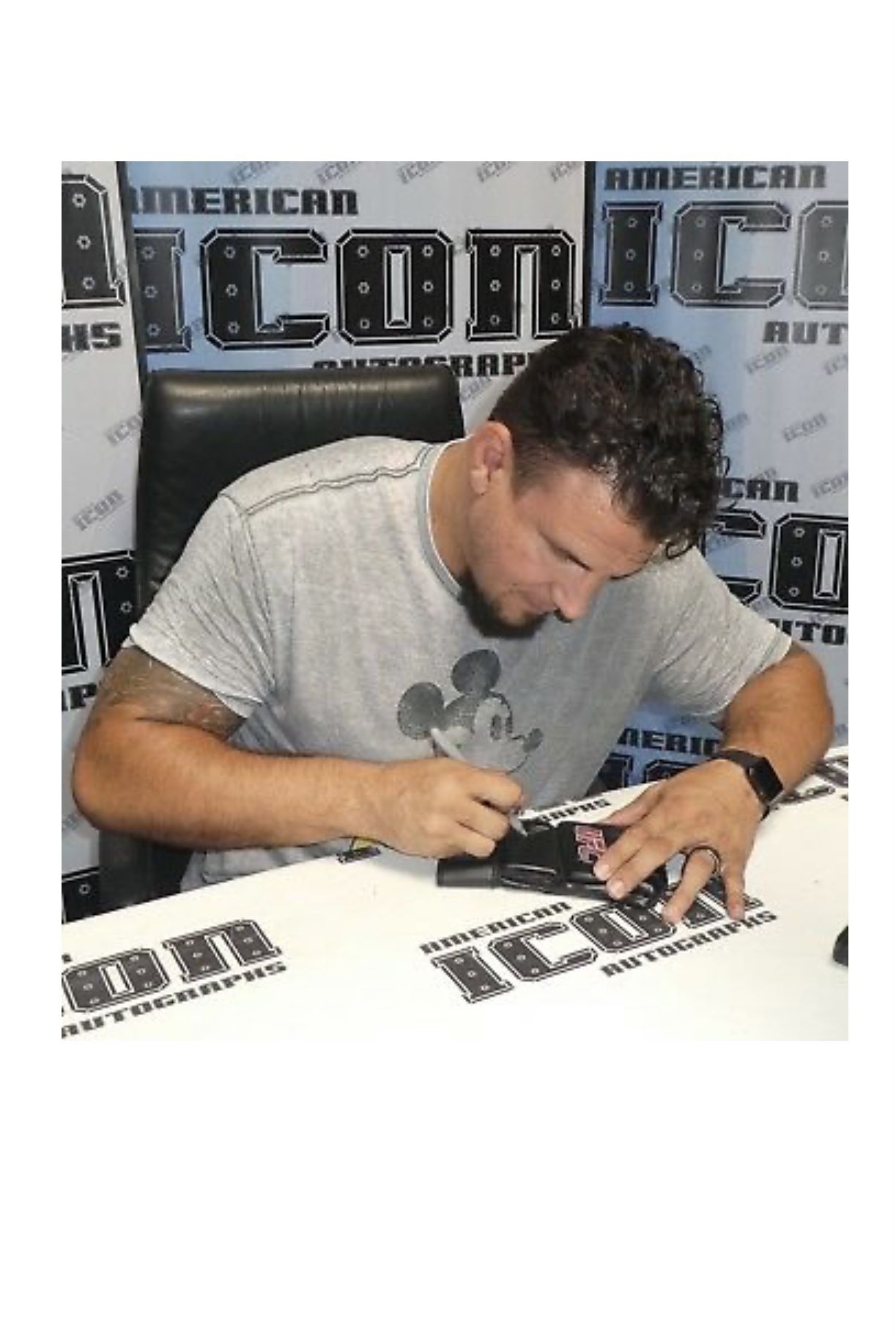 UFC Autograph Glove Lot