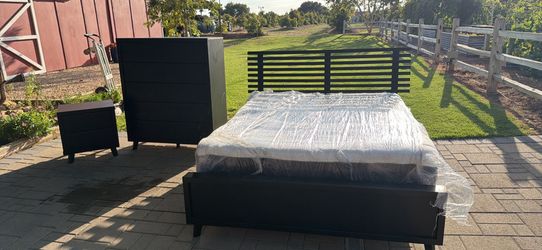 Signature Design by Ashley Danziar Black Slat Bed frame with mattress, dresser and night stand