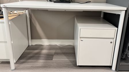 Desk with 2-Drawer Rolling Pedestal & Gaming Chair