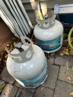 Gas tank