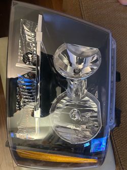 2007-2014 Chevy Tahoe driver front headlight