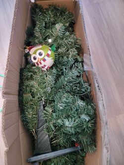 6.5 Ft Pre-Lit Artificial Christmas Tree – Madison Pine