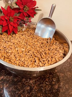 Almendra Nonpariel De Este Año $4.00 por Libra O $3.50 por libra cuando Compre 1 Libras O Más ♥️🎄🐿️