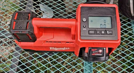 M18 Lithium-Ion Cordless Electric Portable Inflator w/ 3.0 ah battery