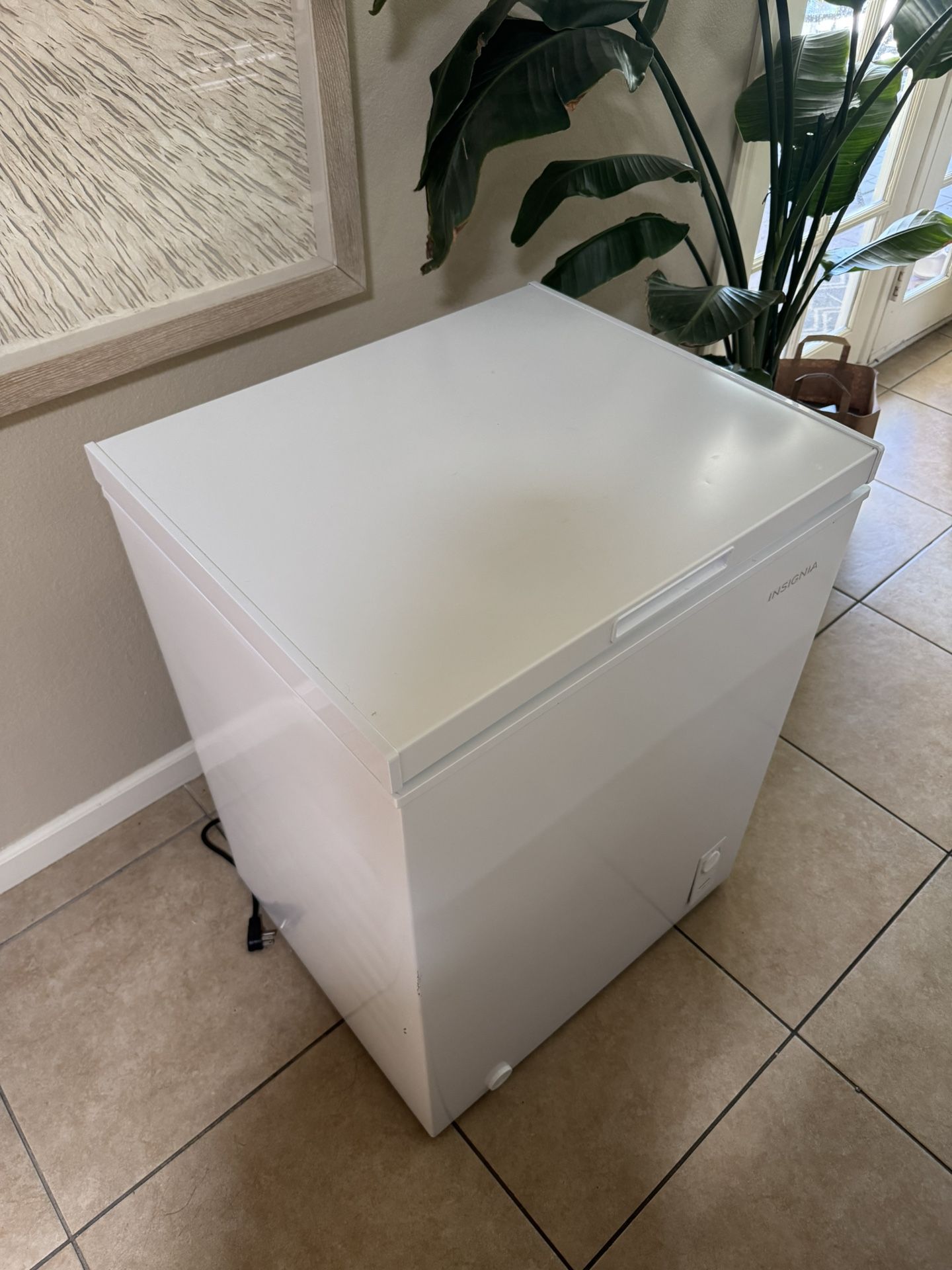 Insignia 5 Cu. Ft. Chest Freezer