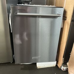 KITCHEN AID DISHWASHER IN STAINLESS STEEL 