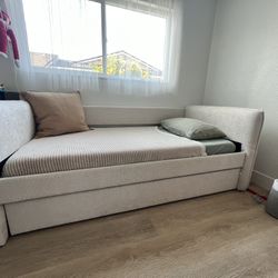 Twin Day Bed And Trundle