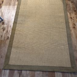 4’ x 6’ Area Rug