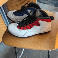 To Pair Of Size 10.5. Mens  11 Retro Air Jordan