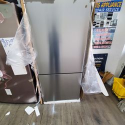 Vertazzoni  Fridge  31 Wide 68 High New Botton Freezer  With Icemaker  Stainless  1 Year Manufacture  Warranty 