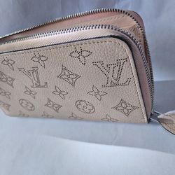 LV Zippy Wallet Mahina