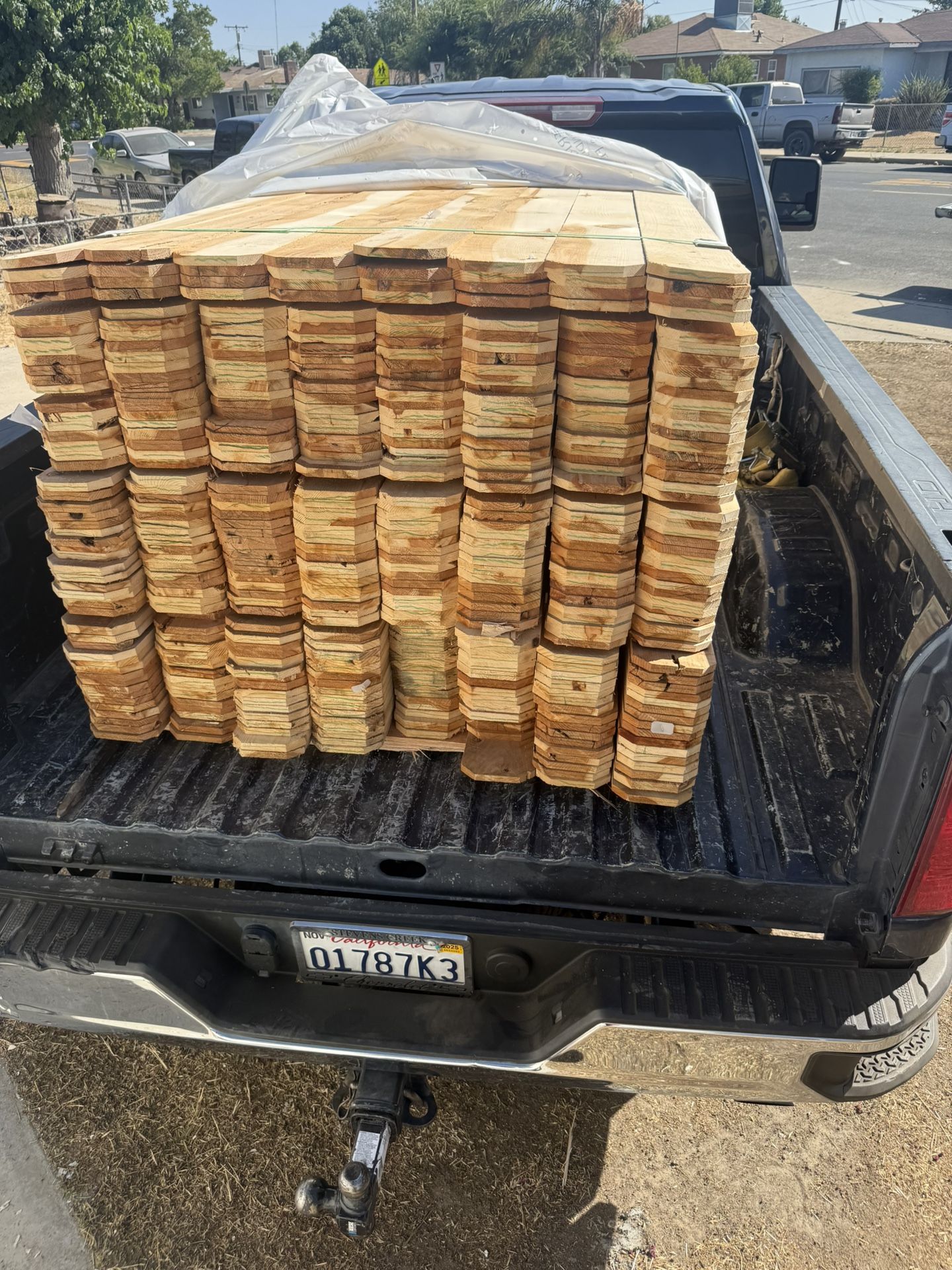 NEW CEDAR FENCE PICKETS WOOD MADERA Nueva