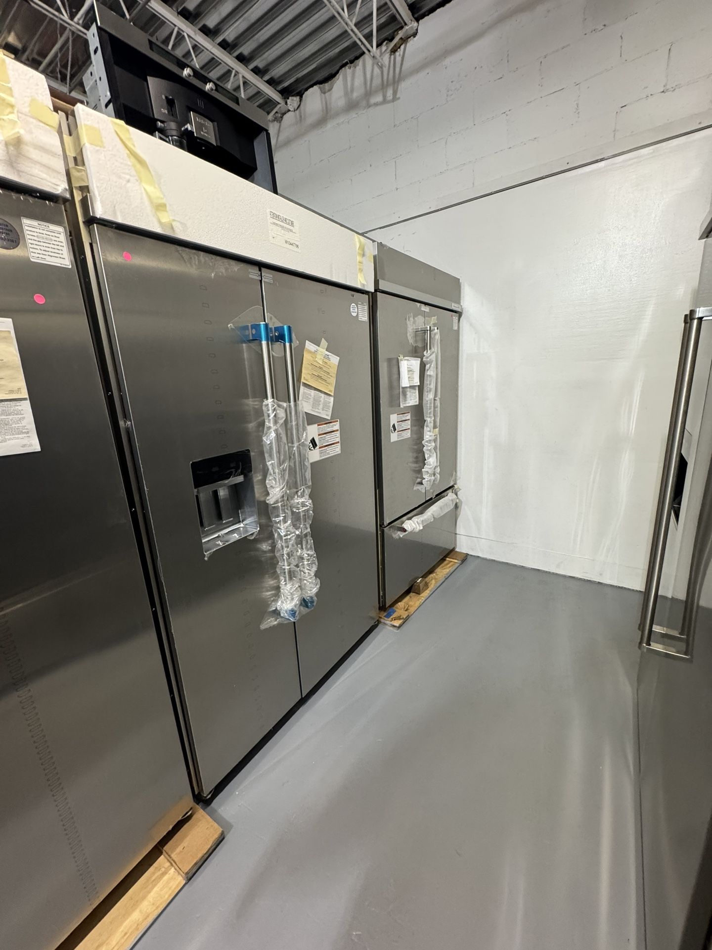 JennAir 48” Built-In Side-by-Side Refrigerator with Water Dispenser (Model: JBSS48E22L)