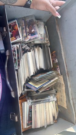 Collectibles sports cards