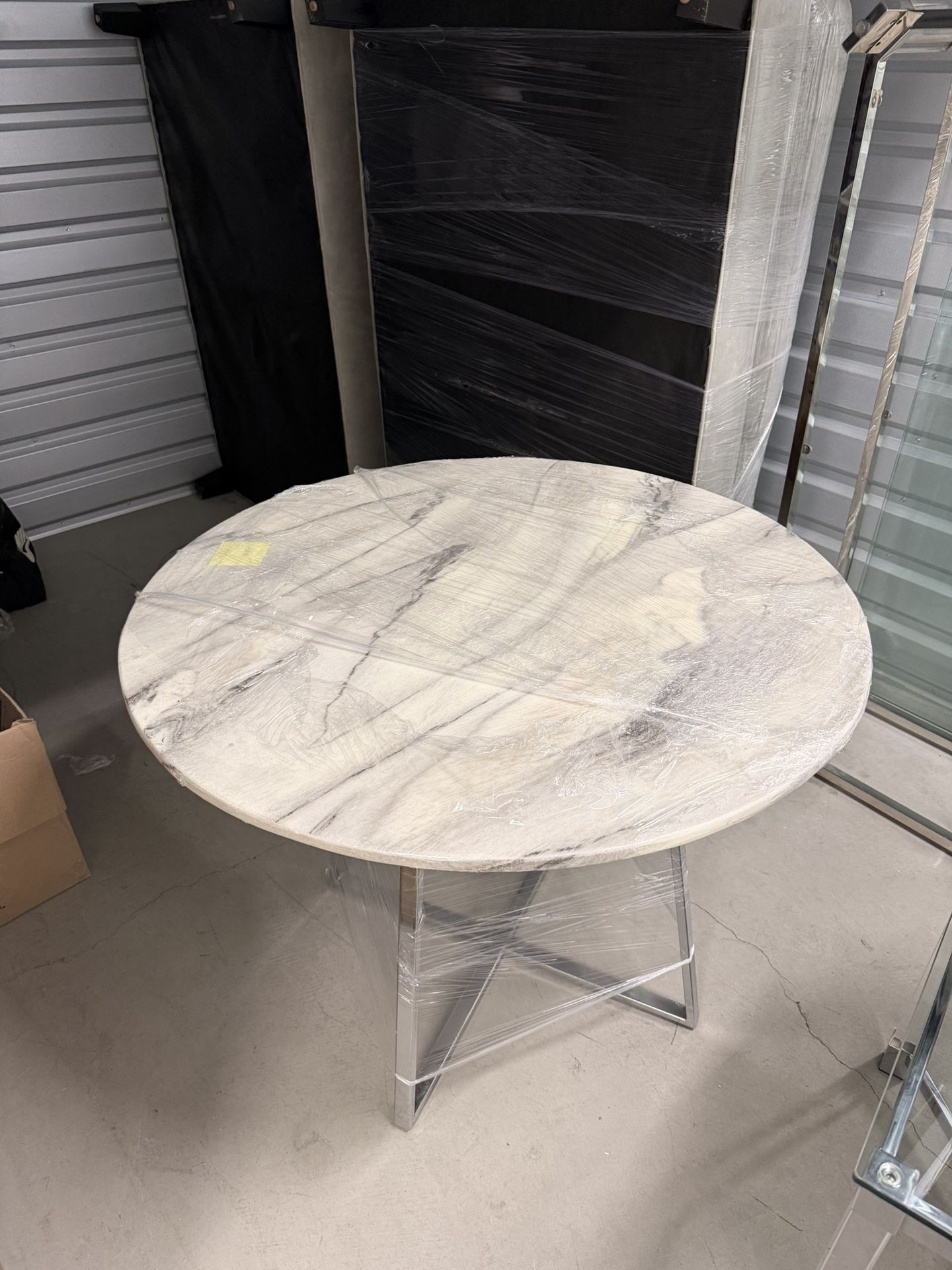 Modern Faux-Marble Round Table w/ Chrome Base