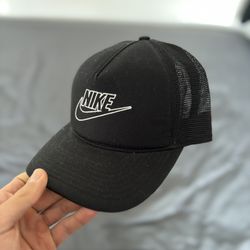 Nike Sportswear Classic 99 Trucker Cap