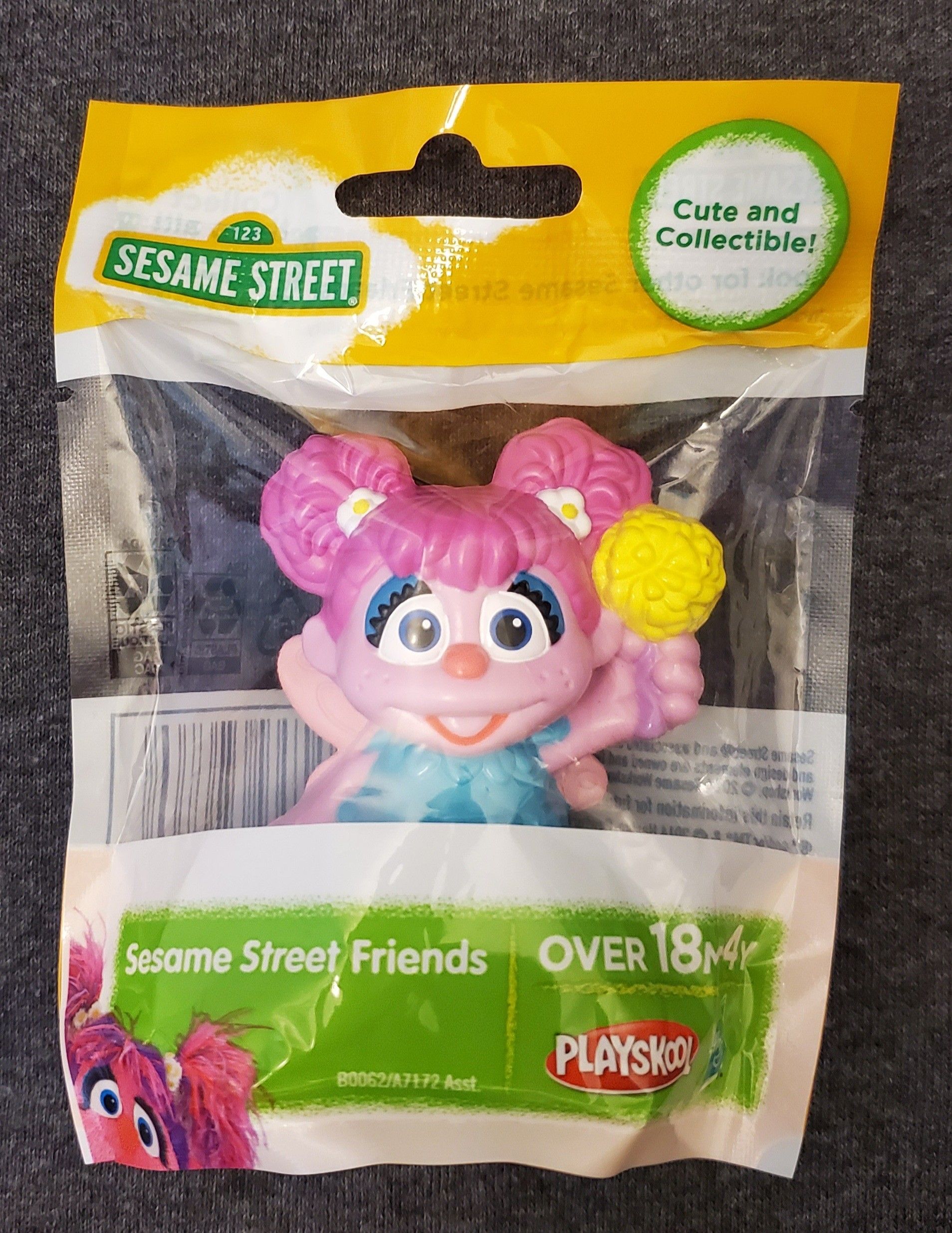 (5) Sesame Street Elmo & Friends Children's Toy