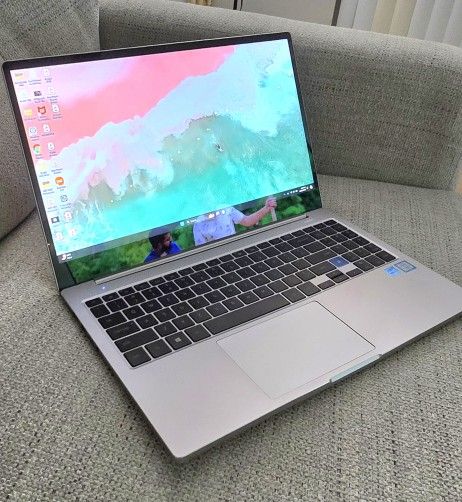Samsung Notebook 7 - 15.6" i7 Laptop, Excellent Performance! π₯