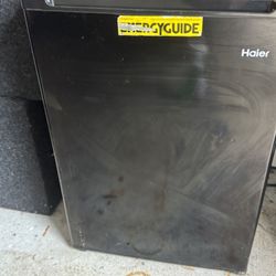 Mini Fridge (Haire)