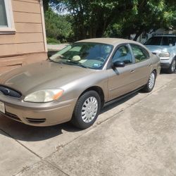 2004 Ford Taurus