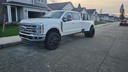 2024 Ford F-350 Lariat Pickup