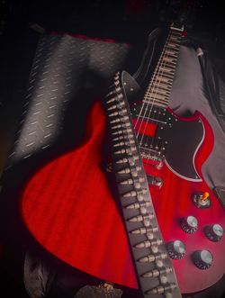 Epiphone SG G-400 Pro Worn Cherry – Great Condition w/ Gig Bag