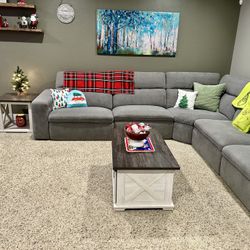 Beautiful look alike coffee and side table- selling as a combo. 