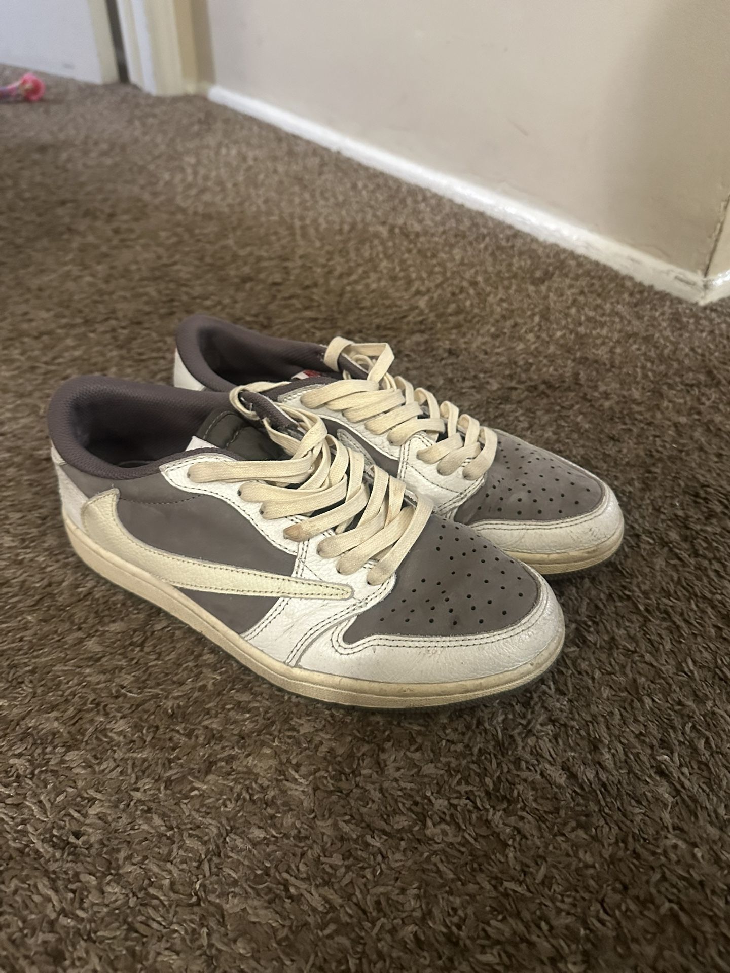Travis Scott Mocha Lows Size 8.5