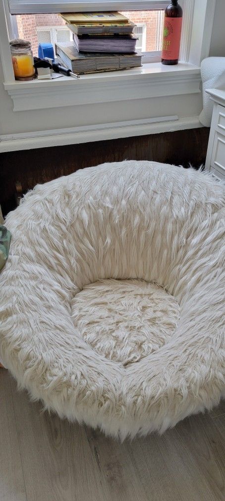 Pottery Barn Teen Swivel chair