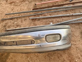 2001 Toyota front bumper with fog lights