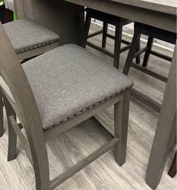 Beautiful Solid Wood 7pc Dining Set