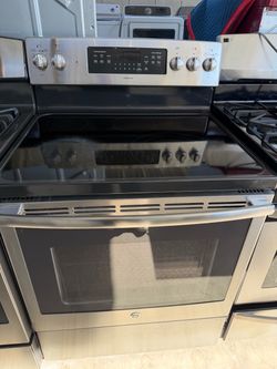 GE Adora~📢📢🔥Amazing Stainless Steel Electric Range in excellent condition