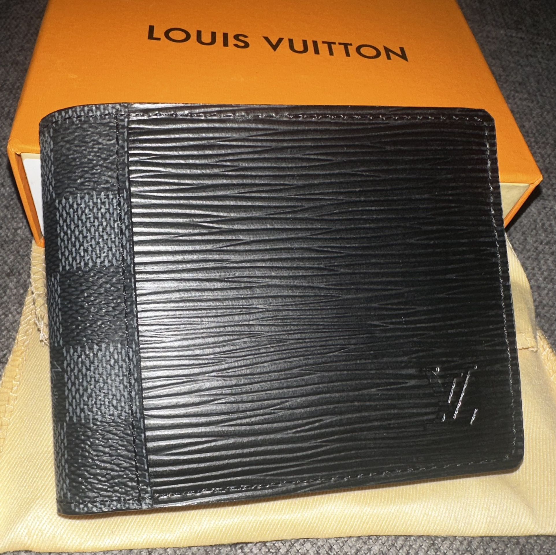 wallet and card holder