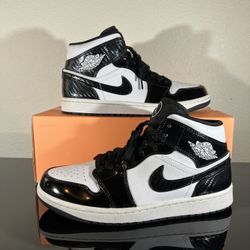Jordan 1 Mid “Patent Black Carbon”