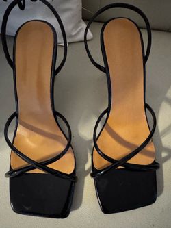 Black sling back kitten heel size 7