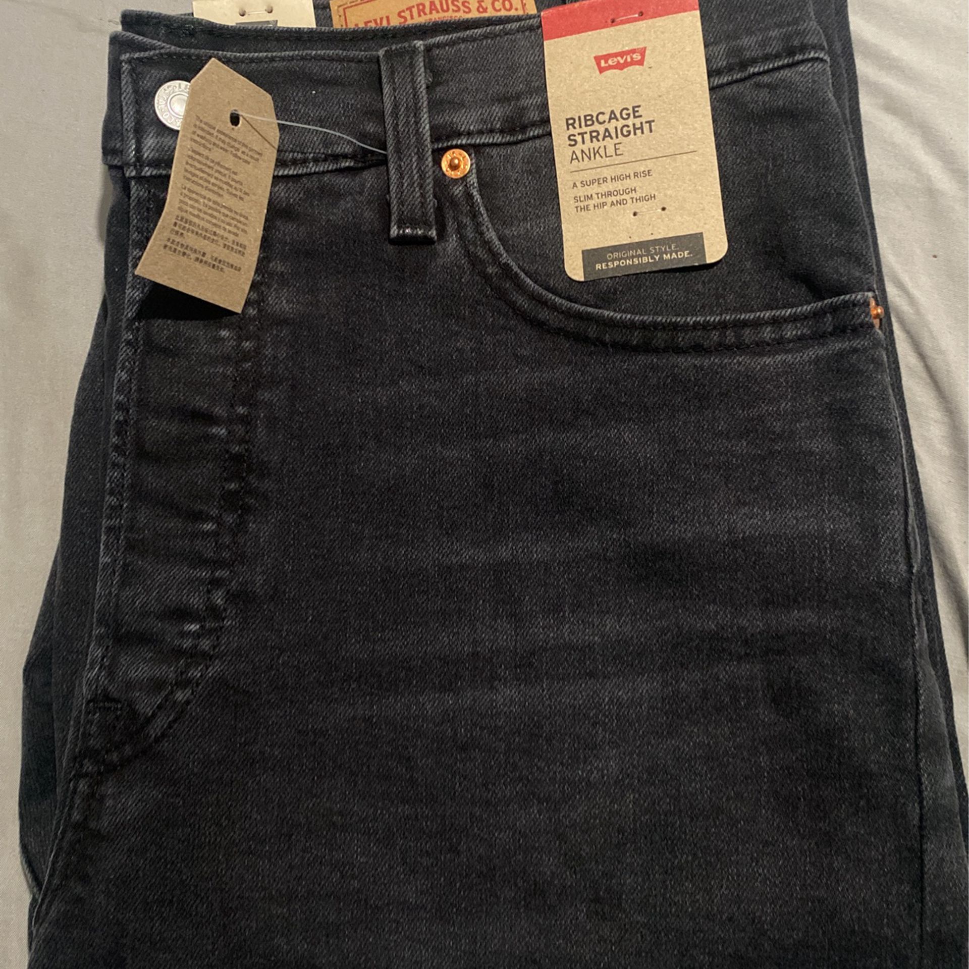 31x27 Levi’s Women’s Ribcage Straight Ankle