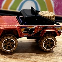 HOT WHEELS - 2011 FORD BRONCO DIECAST  TRUCK