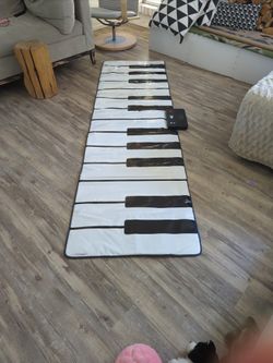 FAO Schwarz Piano Mat